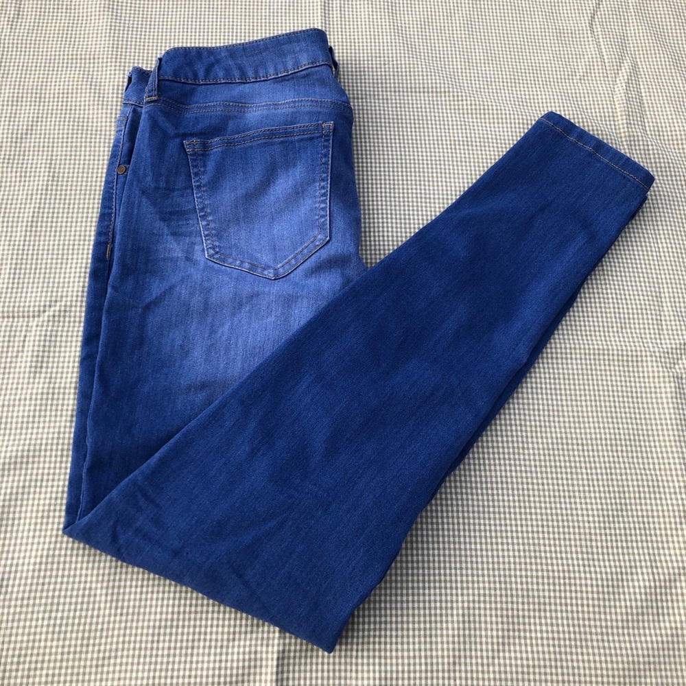 Celebrity Pink Mid Rise Medium Wash Skinny Jean 11